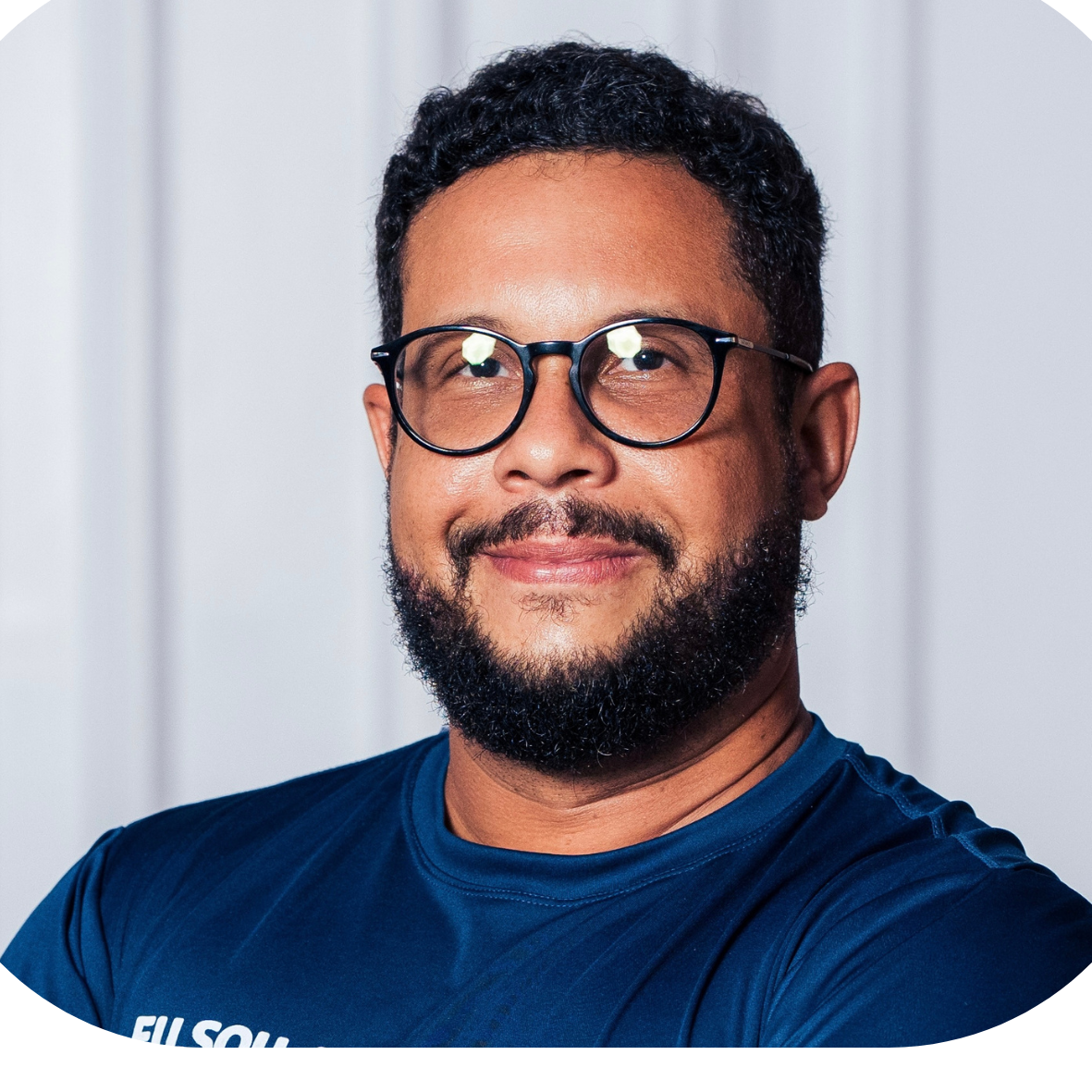 Foto do autor e editor do blog Sonomia